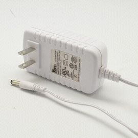 15W Universal AC power adapter , White Color Level V Power Supplies