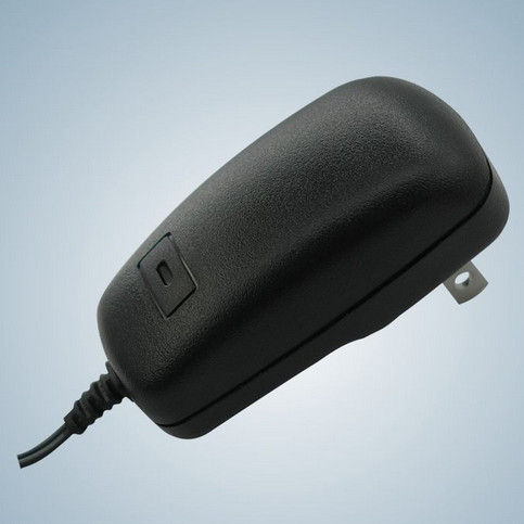 15W Light Slim Universal AC Power Adapter With Wide Range For General I.T.E