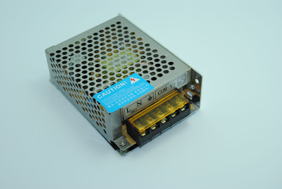Worldwide CCTV Power Supplies for CCTV Cameras , 100V to 240V AC 50Hz / 60Hz